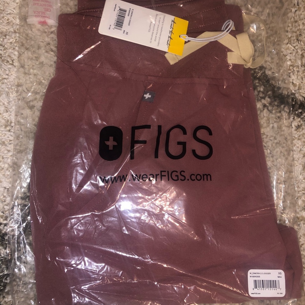 Figs scrubs